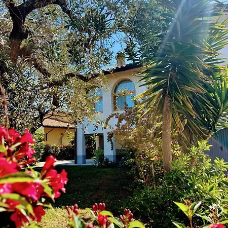 Di Laura * Villa San Leonardo